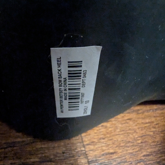 Torrid BETSEY JOHNSON SILVER BOW BACK HEEL size 10 (WW - WIDE WIDTH) NIB - Picture 11 of 17